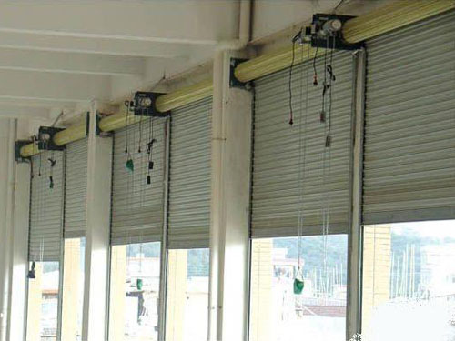 東莞電動卷閘門的優(yōu)勢？
